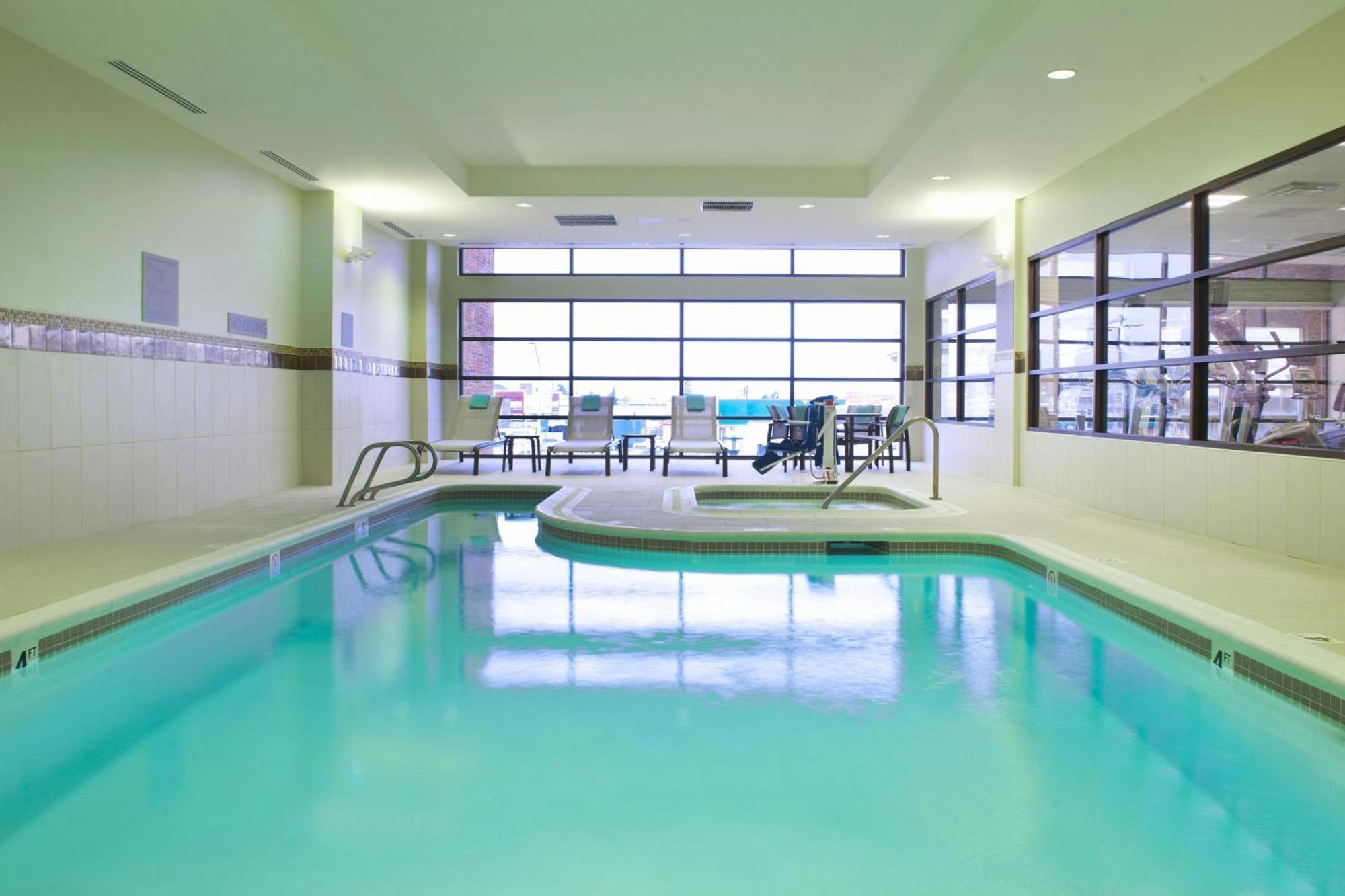 Courtyard By Marriott Seattle Everett Downtown Exterior photo